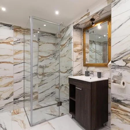 Spotlight Apartmanhaz شقة سيغيد