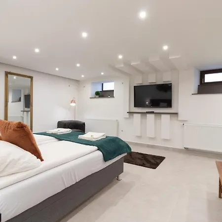 Spotlight Apartmanhaz * سيغيد