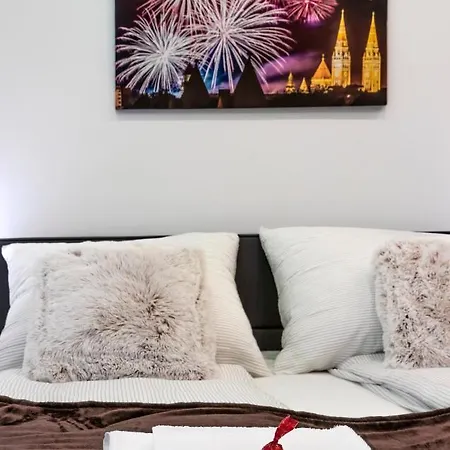Spotlight Apartmanhaz * سيغيد