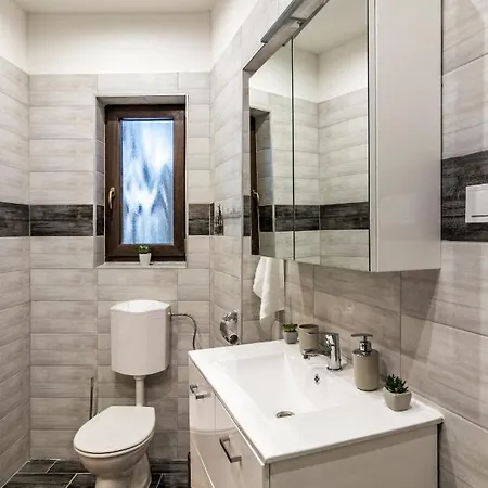 Spotlight Apartmanhaz * سيغيد