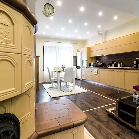 Spotlight Apartmanhaz * سيغيد