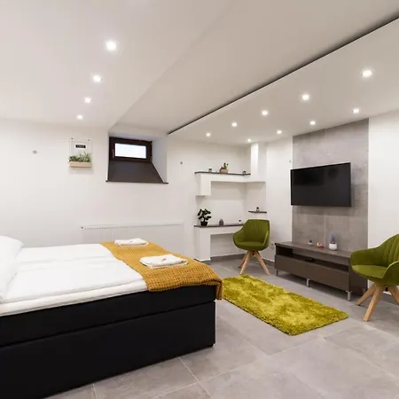 Spotlight Apartmanhaz Szeged