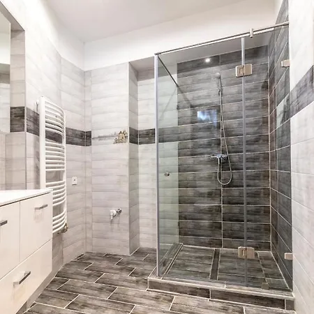Spotlight Apartmanhaz Appartement *