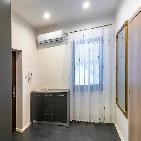 Appartement Spotlight Apartmanhaz *