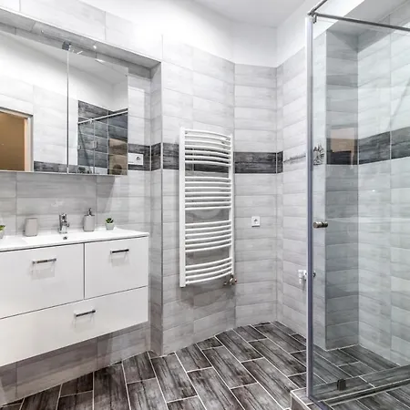 Spotlight Apartmanhaz Segedyn