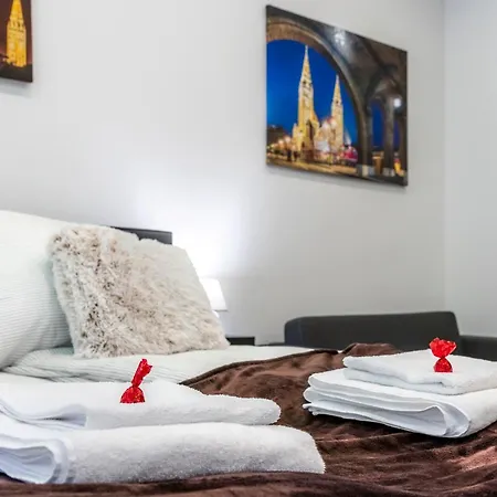 Spotlight Apartmanhaz * Szeged
